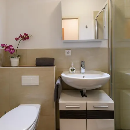 Cozy In With Wifi Apartment